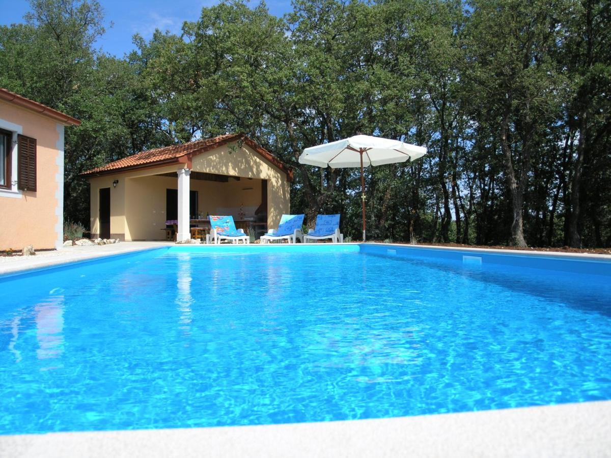 Villa Fragola - Holiday House With Large Garden Tinjan Exteriér fotografie