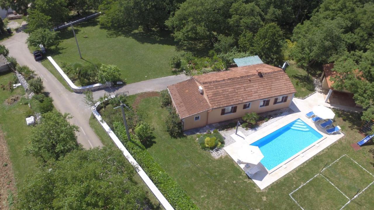 Villa Fragola - Holiday House With Large Garden Tinjan Exteriér fotografie