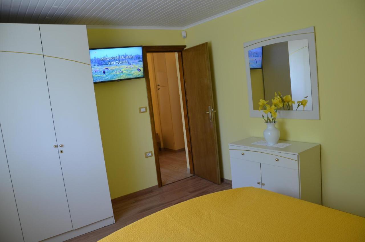 Villa Fragola - Holiday House With Large Garden Tinjan Exteriér fotografie